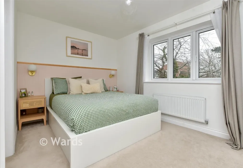 Bedroom 1 - Kings Close, Broadstairs, Kent - Wards of Kent