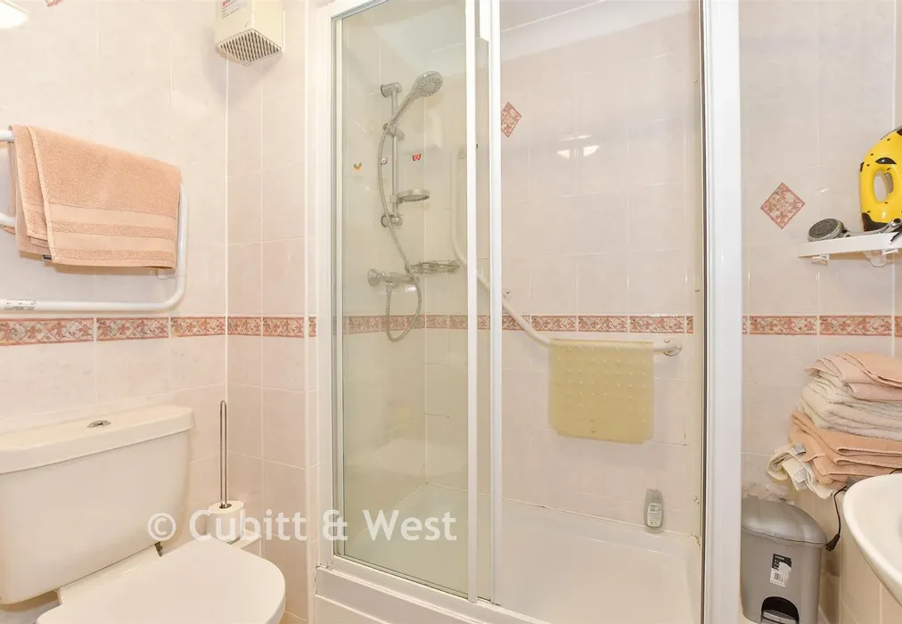 Shower Room - Blackbridge Lane, Horsham, West Sussex - Wards of Kent