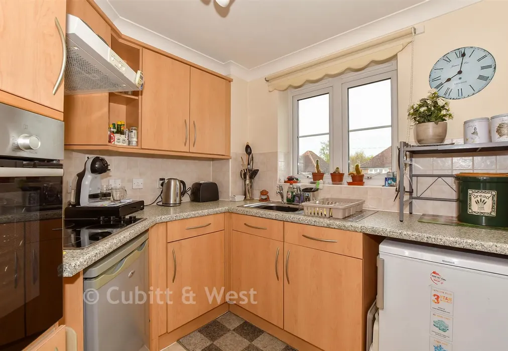 Kitchen - Blackbridge Lane, Horsham, West Sussex - Wards of Kent