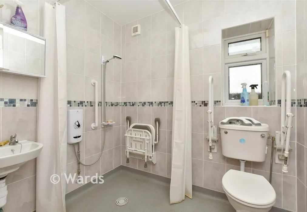 Wet Room - Nutts Avenue, Leysdown-On-Sea, Sheerness, Kent - Wards of Kent
