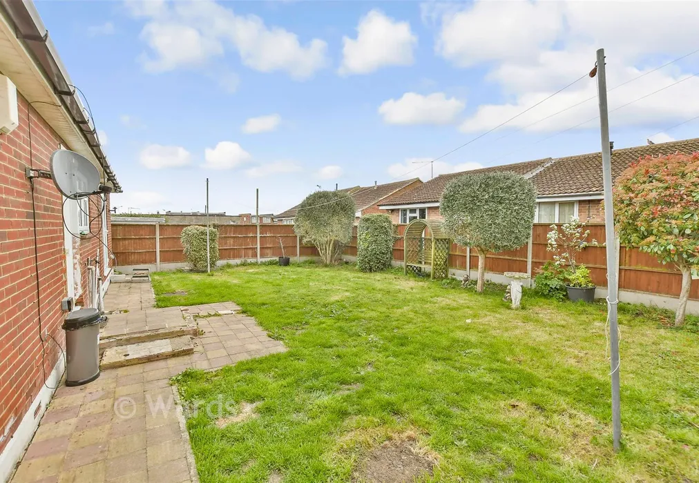 Rear Garden - Nutts Avenue, Leysdown-On-Sea, Sheerness, Kent - Wards of Kent