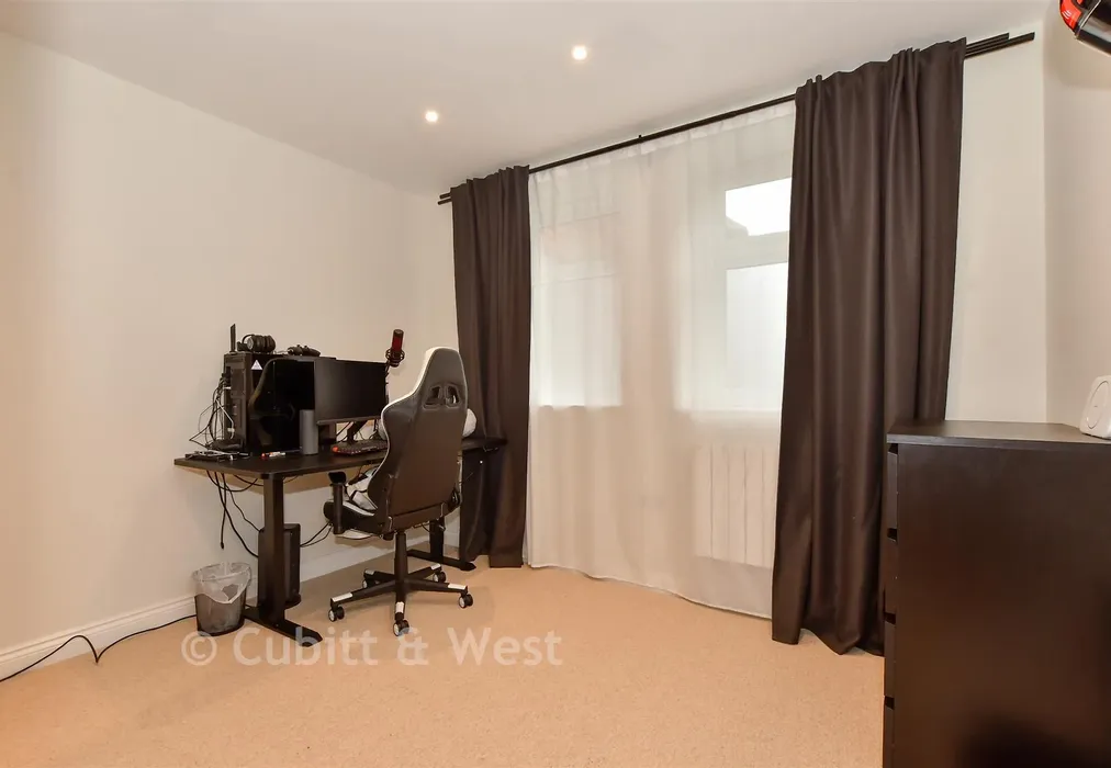 Bedroom 2 - Langhurst Wood Road, Horsham, West Sussex - Wards of Kent