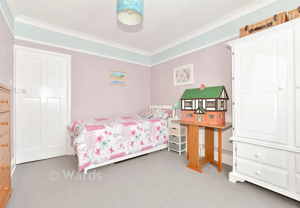 Bedroom 2 - Swan Lane, Sellindge, Ashford, Kent - Wards of Kent