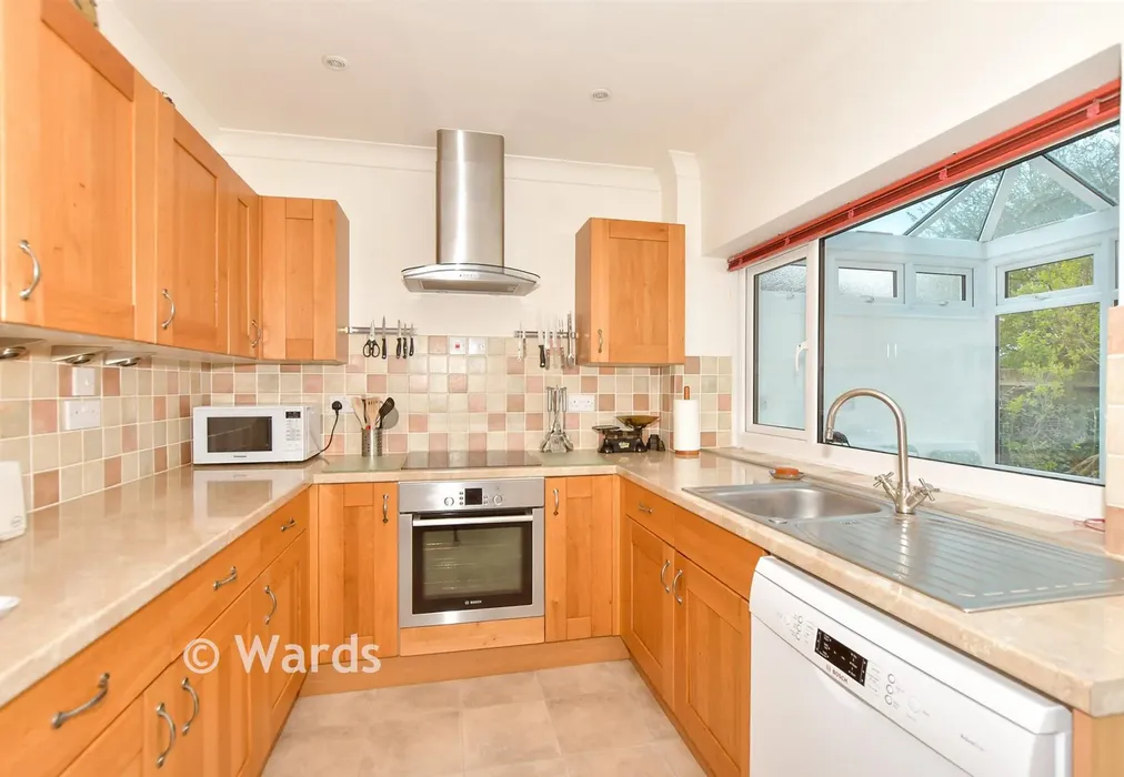 Kitchen - Swan Lane, Sellindge, Ashford, Kent - Wards of Kent