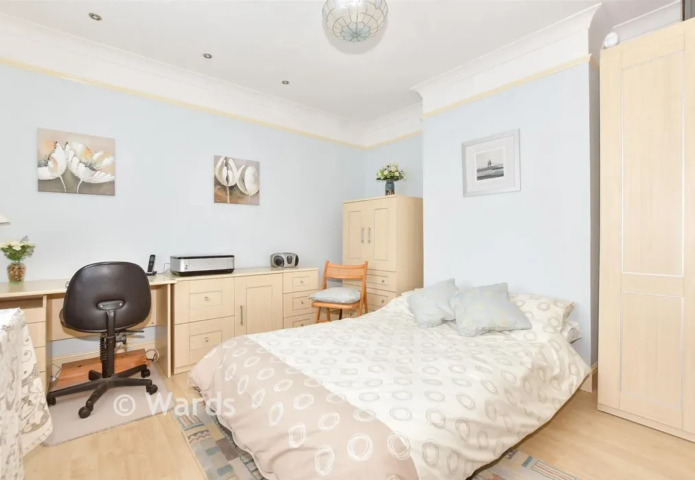Bedroom 1 - Swan Lane, Sellindge, Ashford, Kent - Wards of Kent