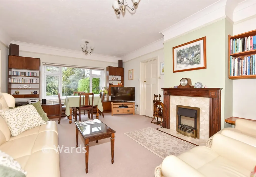 Lounge - Swan Lane, Sellindge, Ashford, Kent - Wards of Kent