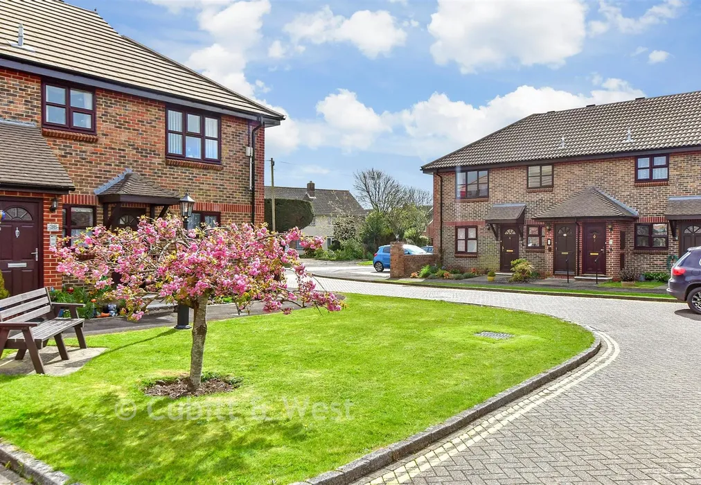External Lifestyle Photograph - Stein Road, Emsworth, Hampshire - Wards of Kent