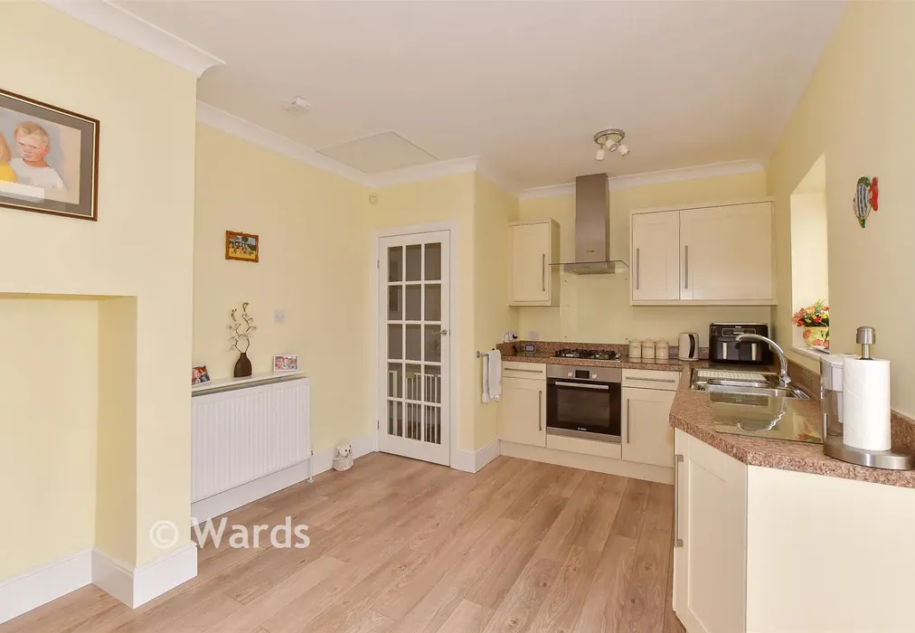 Kitchen - Gainsborough Drive, Herne Bay, Kent - Wards of Kent