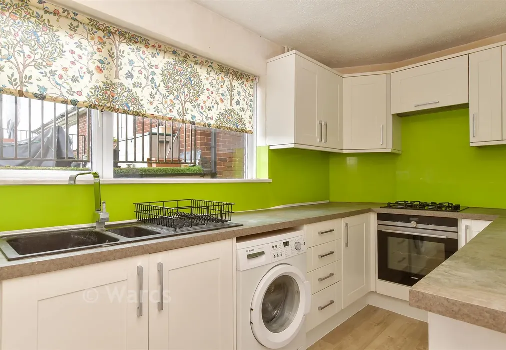 Kitchen - Chalky Bank, Gravesend, Kent - Wards of Kent