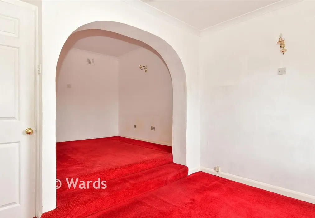 Bedroom 1 - Chalky Bank, Gravesend, Kent - Wards of Kent