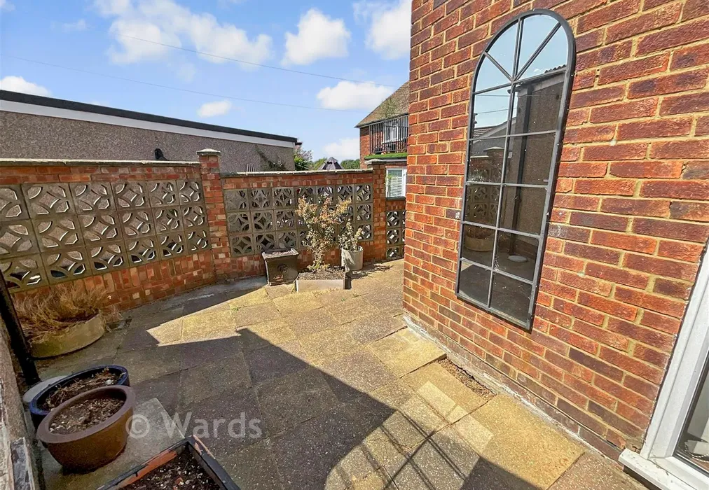 Rear Garden - Chalky Bank, Gravesend, Kent - Wards of Kent