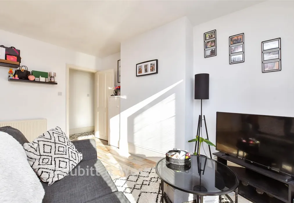 Kitchen/ Lounge - Broadwater Road, Worthing, West Sussex - Wards of Kent