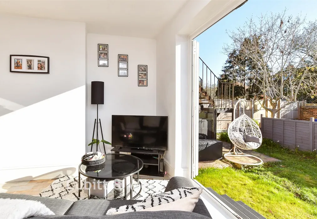 Internal Lifestyle Photograph - Broadwater Road, Worthing, West Sussex - Wards of Kent