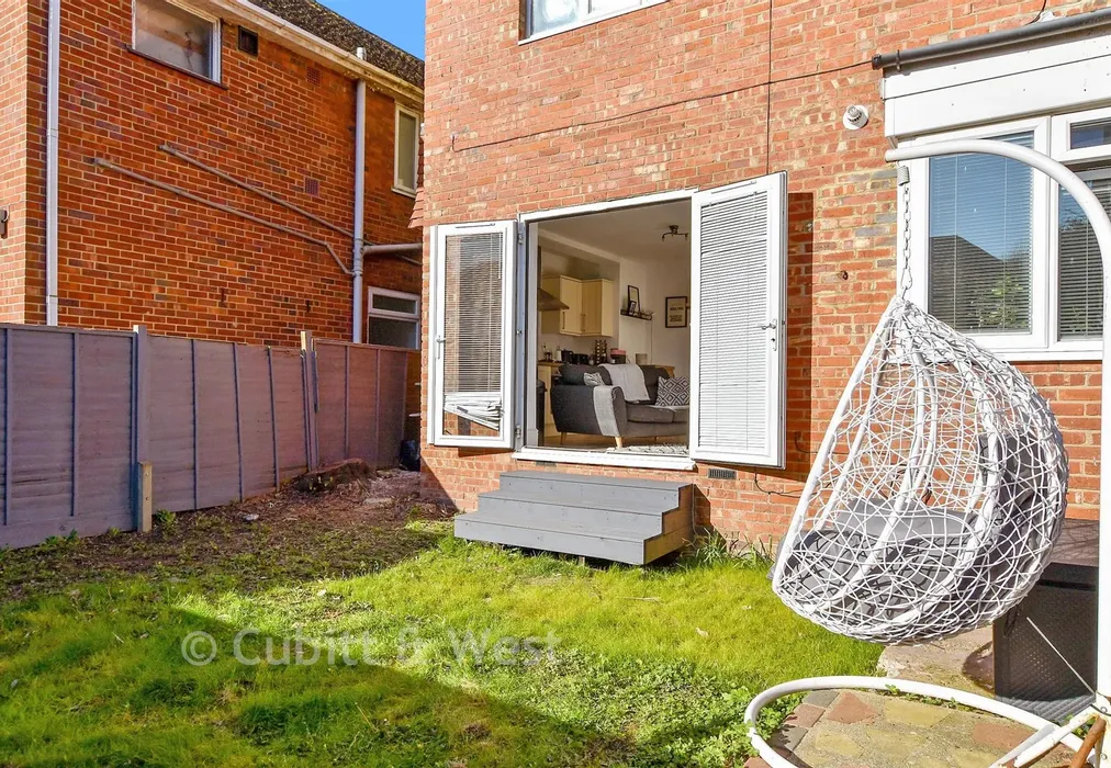 External Lifestyle Photograph - Broadwater Road, Worthing, West Sussex - Wards of Kent