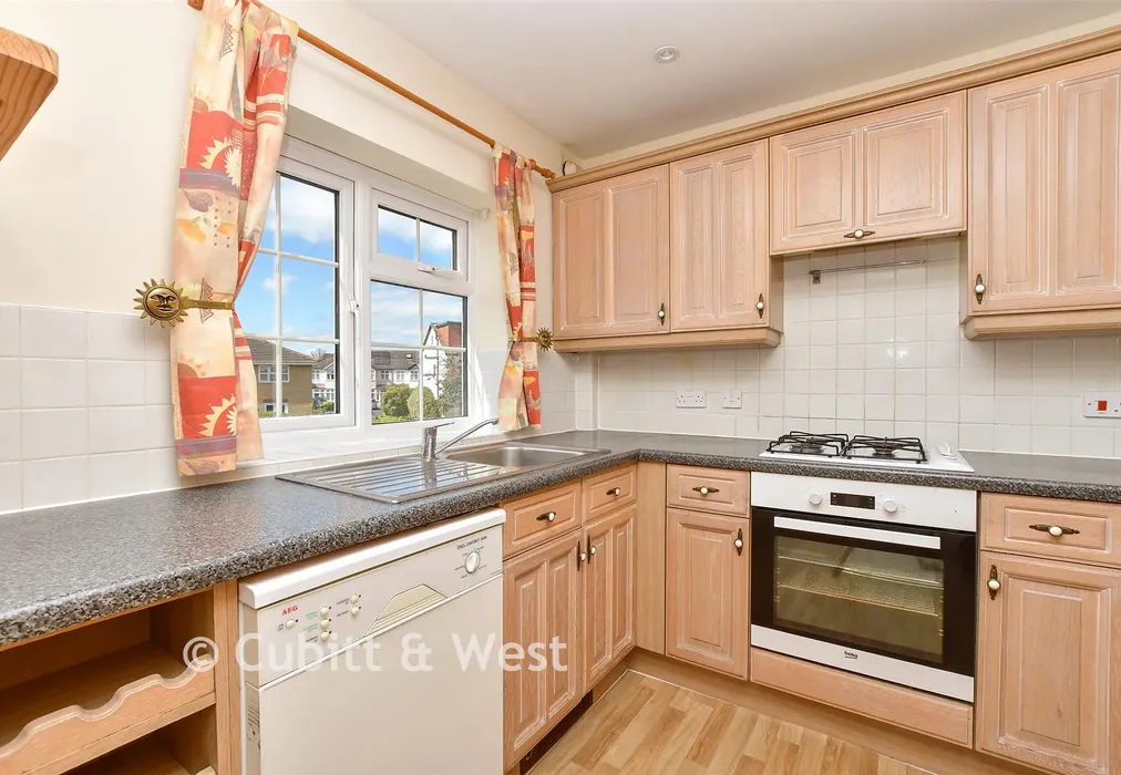 Kitchen - Nash Close, Sutton, Surrey - Wards of Kent