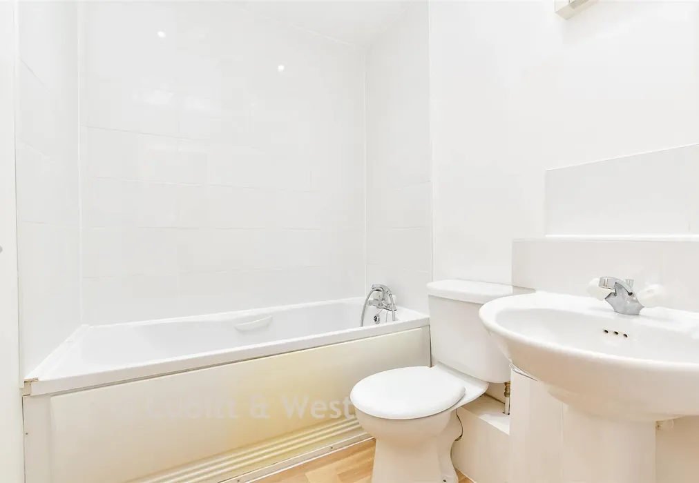 Bathroom - Nash Close, Sutton, Surrey - Wards of Kent