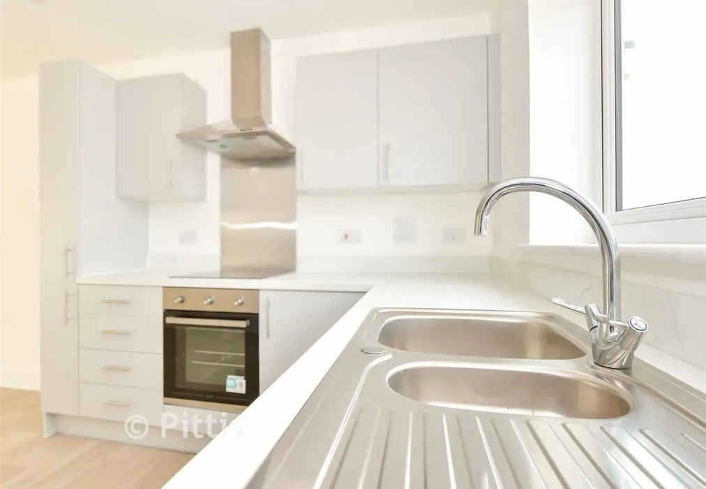 Kitchen Lifestyle - Acorn Avenue, Newport, Isle of Wight - Wards of Kent