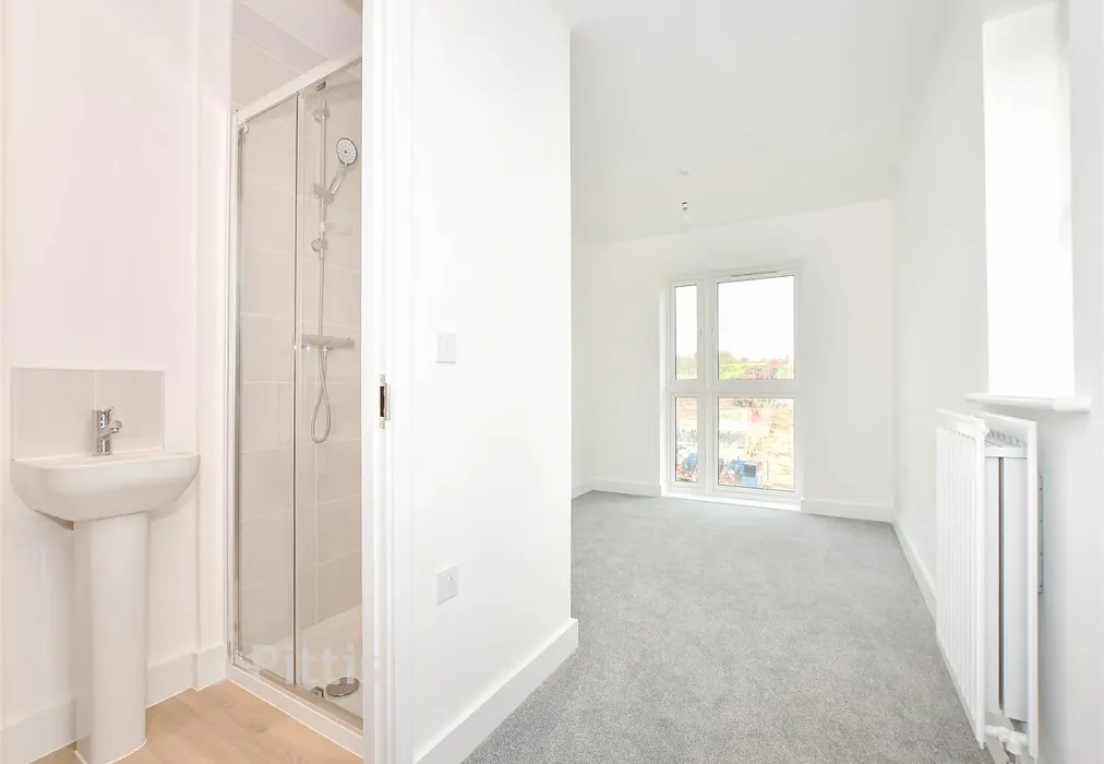 Main Bedroom - Acorn Avenue, Newport, Isle of Wight - Wards of Kent