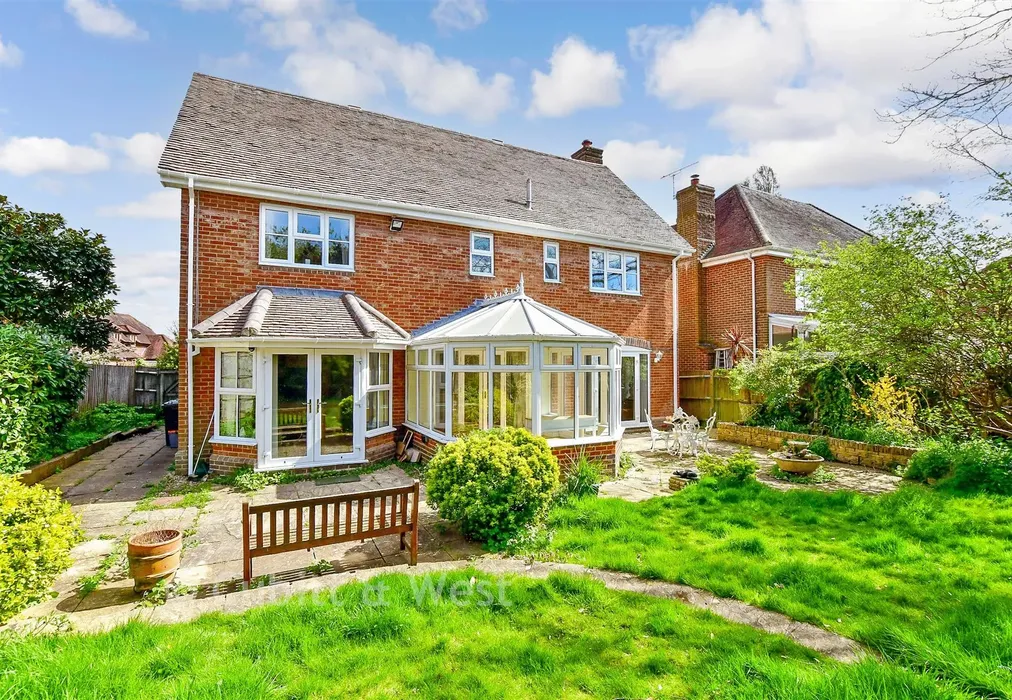 Rear Garden - St. Andrew's Lane, Tangmere, Chichester, West Sussex - Wards of Kent
