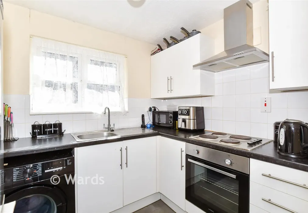 Kitchen - May Street, Snodland, Kent - Wards of Kent