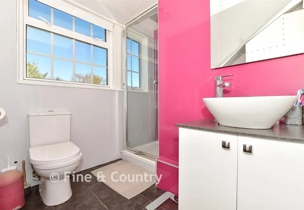 Shower Room - Maidstone Road, Horsmonden, Kent - Wards of Kent