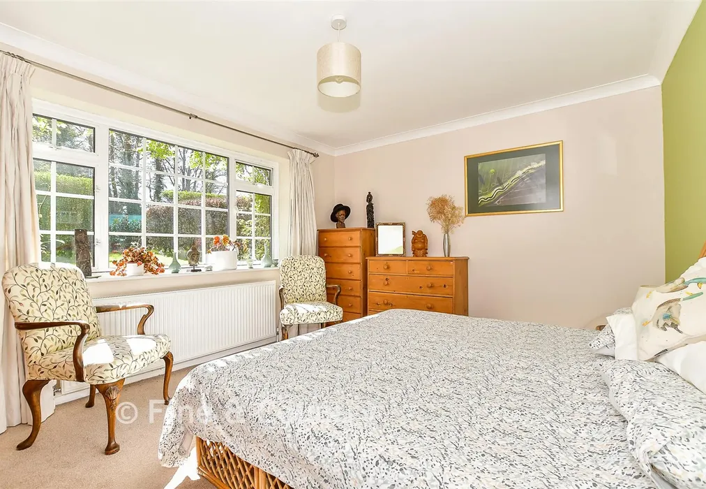Bedroom 3 - Maidstone Road, Horsmonden, Kent - Wards of Kent
