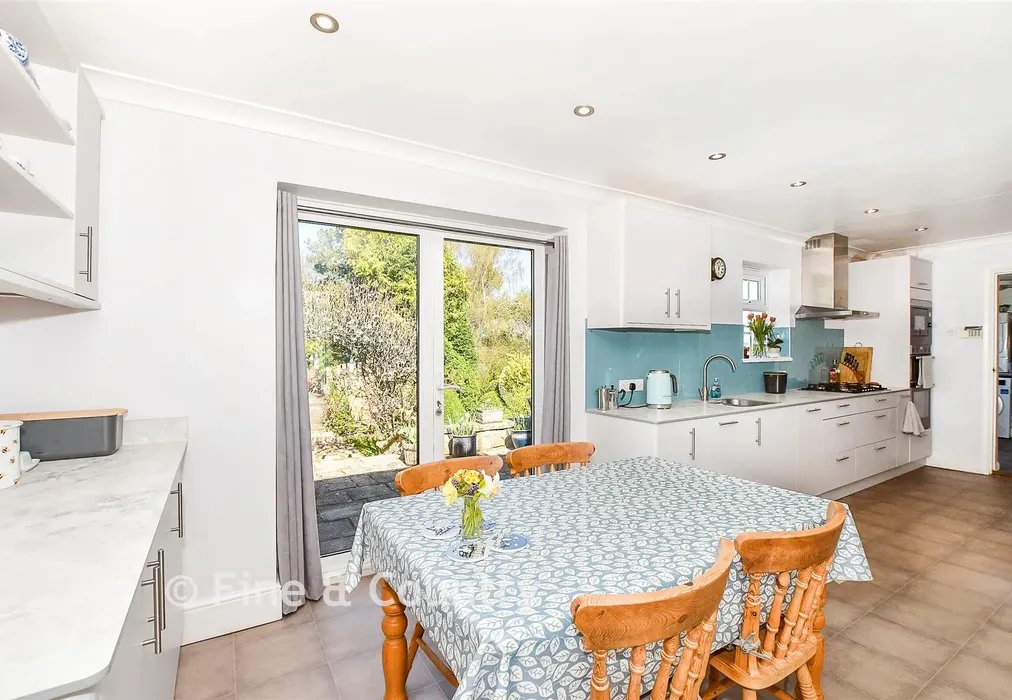 Kitchen - Maidstone Road, Horsmonden, Kent - Wards of Kent
