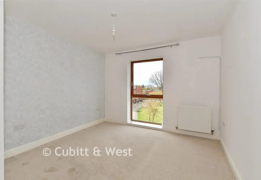 Bedroom 1 - Commonwealth Drive, Three Bridges, Crawley, West Sussex - Wards of Kent