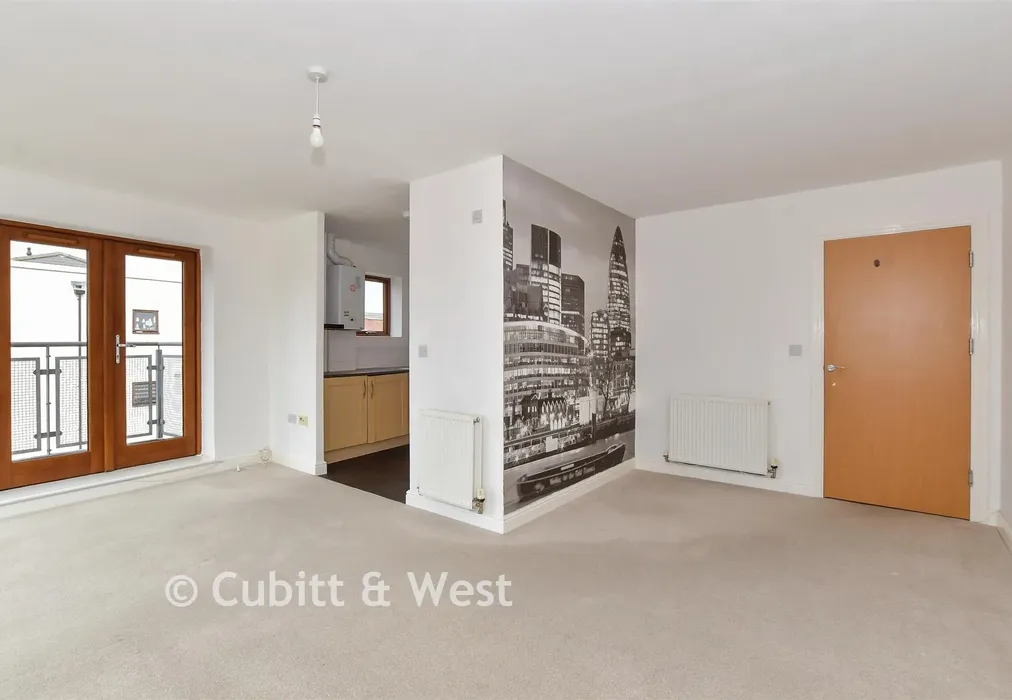Lounge/Diner - Commonwealth Drive, Three Bridges, Crawley, West Sussex - Wards of Kent