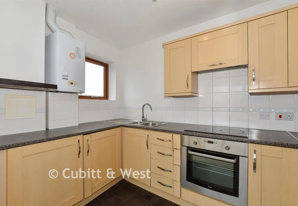 Kitchen - Commonwealth Drive, Three Bridges, Crawley, West Sussex - Wards of Kent