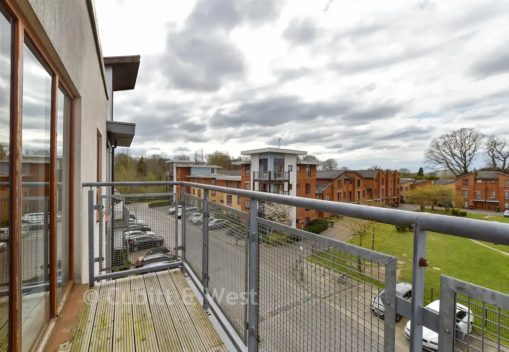 Balcony - Commonwealth Drive, Three Bridges, Crawley, West Sussex - Wards of Kent