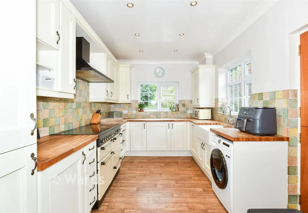 Kitchen - Loose Road, Loose, Kent - Wards of Kent