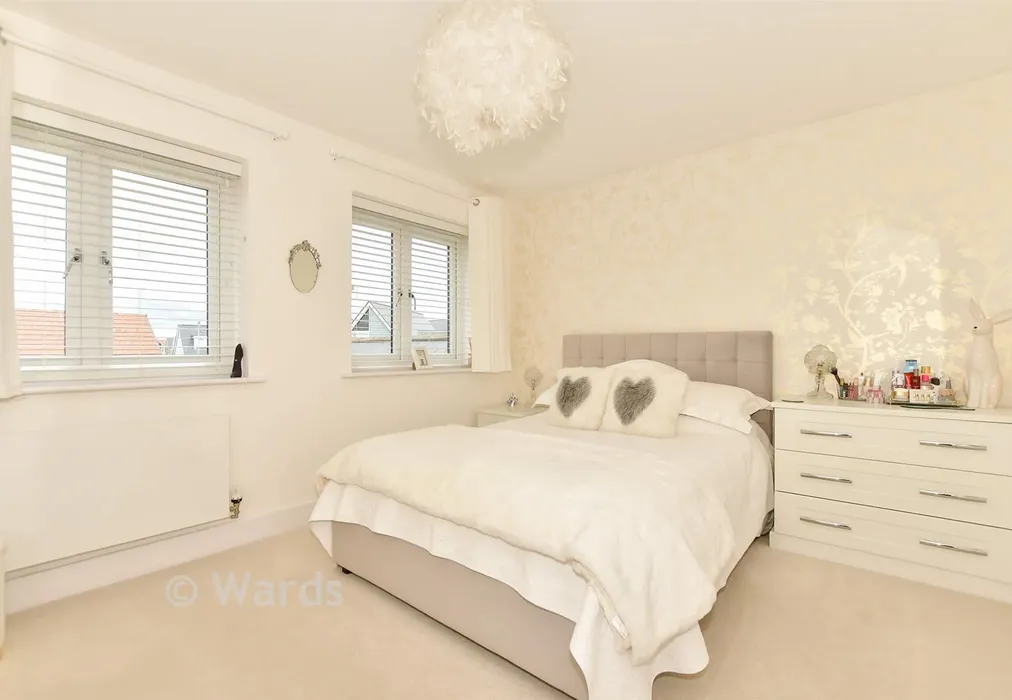 Bedroom 1 - Crispin Close, New Romney, Kent - Wards of Kent