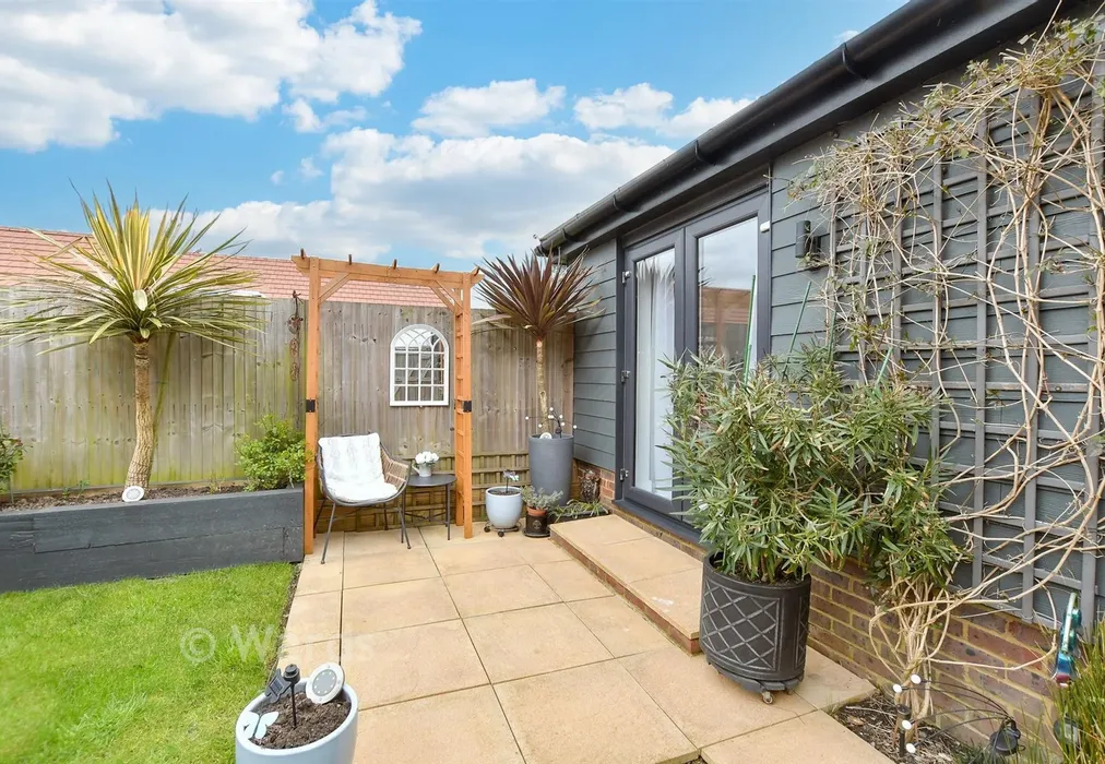 Patio / Decking - Crispin Close, New Romney, Kent - Wards of Kent
