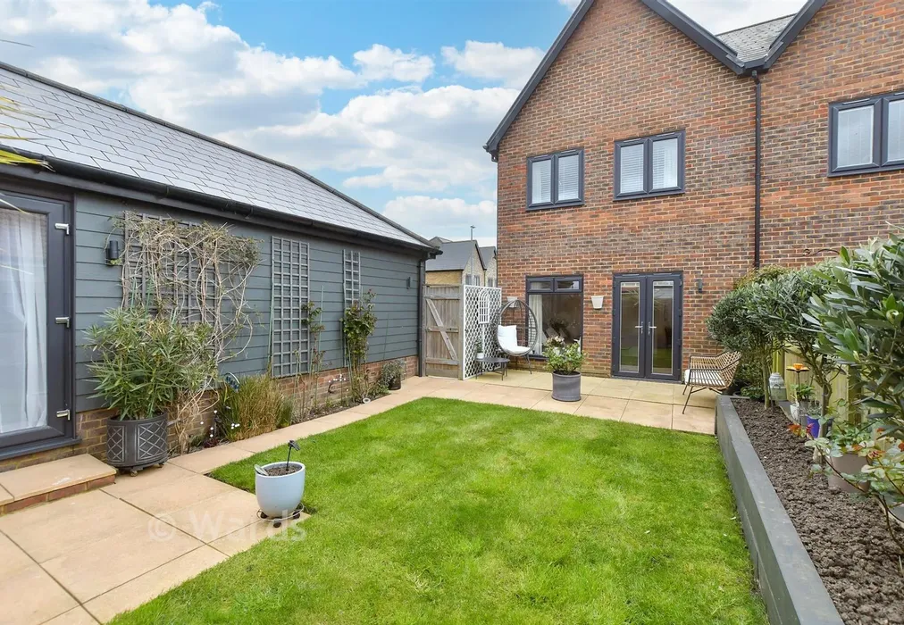 Rear Garden - Crispin Close, New Romney, Kent - Wards of Kent