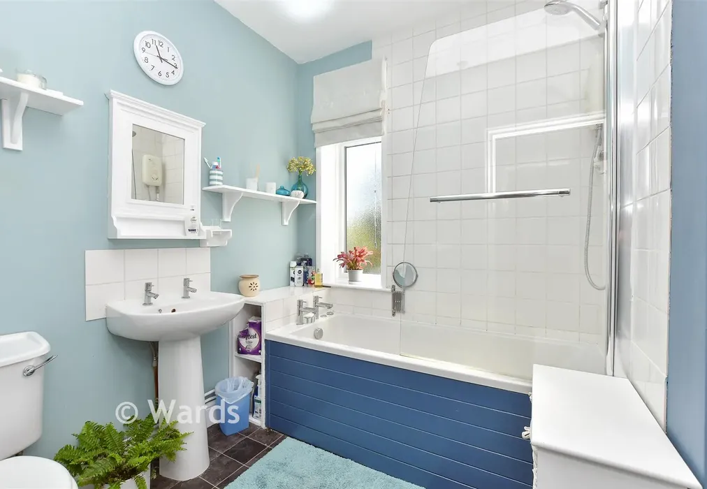 Bathroom - Minster Road, Minster On Sea, Sheerness, Kent - Wards of Kent