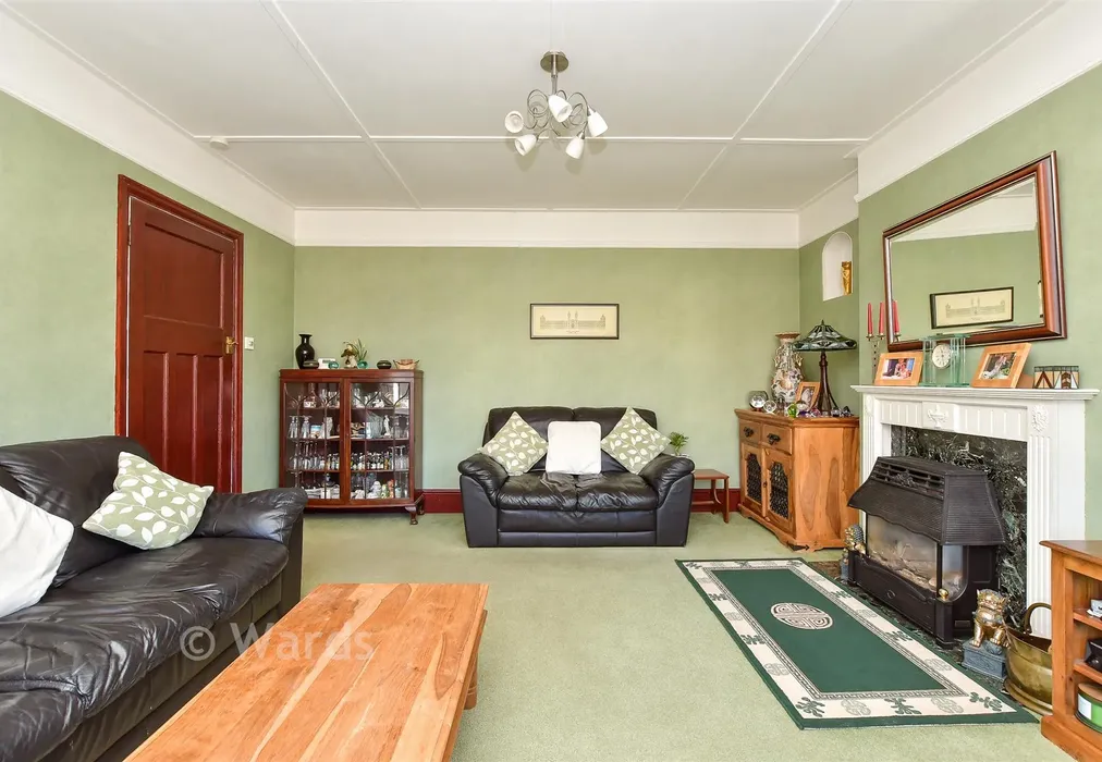 Lounge - Minster Road, Minster On Sea, Sheerness, Kent - Wards of Kent