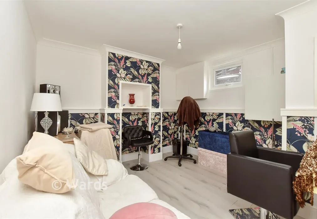Lounge - Second Avenue, Chatham, Kent - Wards of Kent
