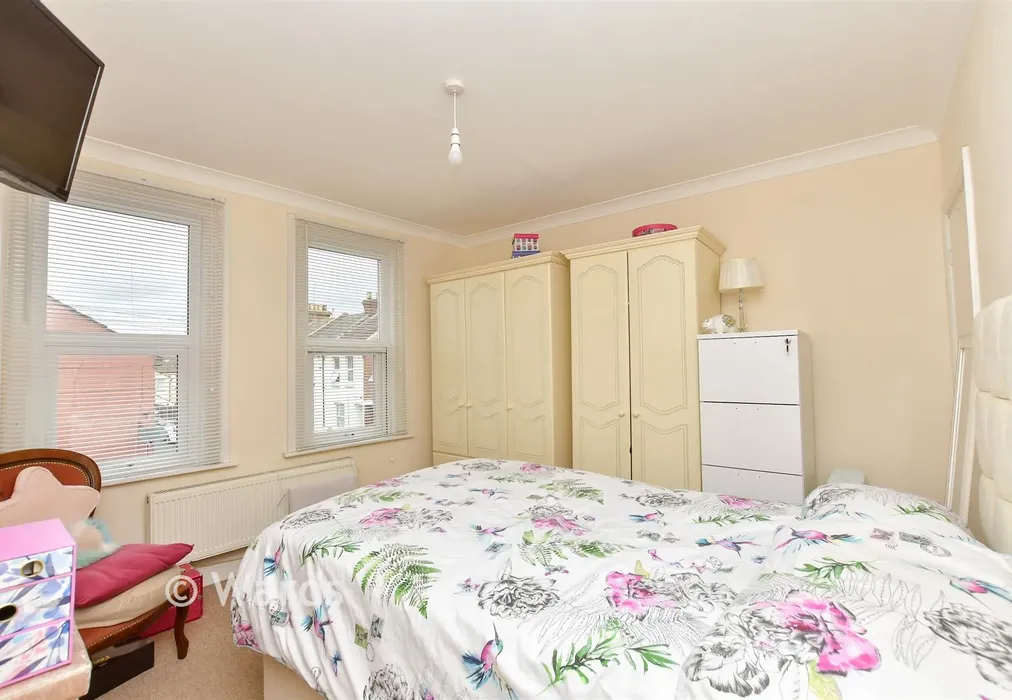Bedroom 1 - Second Avenue, Chatham, Kent - Wards of Kent