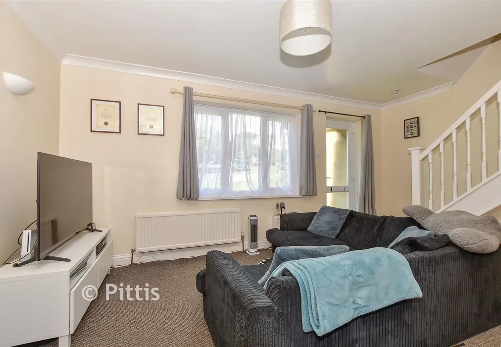 Lounge - Nelson Court, Cowes, Isle of Wight - Wards of Kent