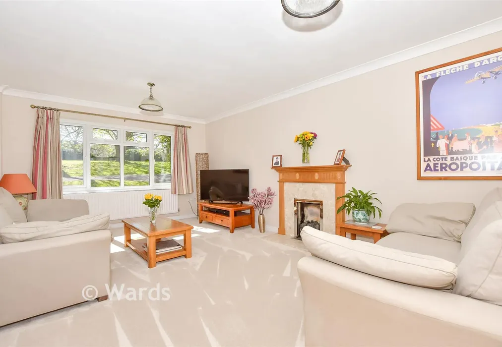Lounge - Rocks Close, East Malling, Kent - Wards of Kent