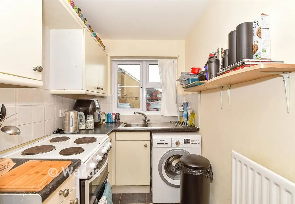 Kitchen - The Shires, Paddock Wood, Tonbridge, Kent - Wards of Kent