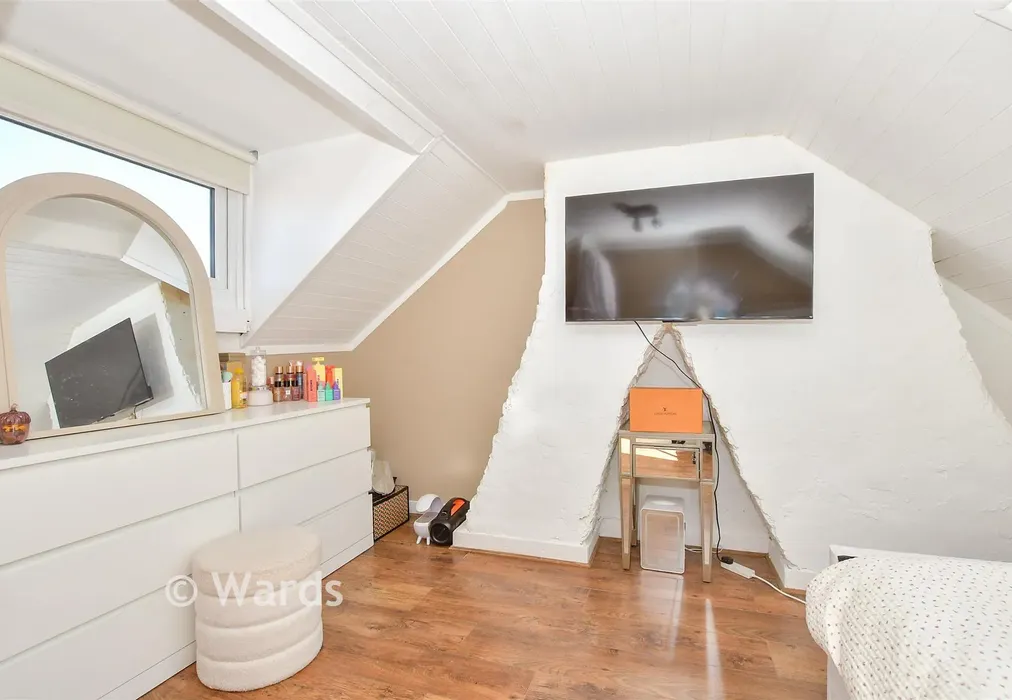 Loft Room - Waterloo Street, Maidstone, Kent - Wards of Kent