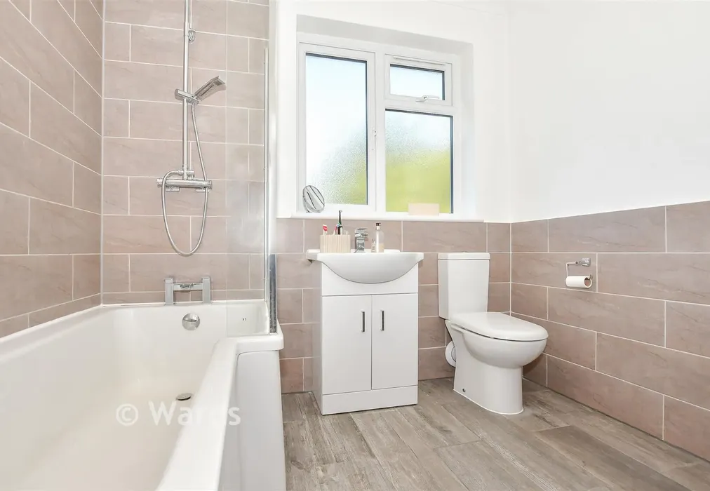 Bathroom - Loose Road, Loose, Maidstone, Kent - Wards of Kent