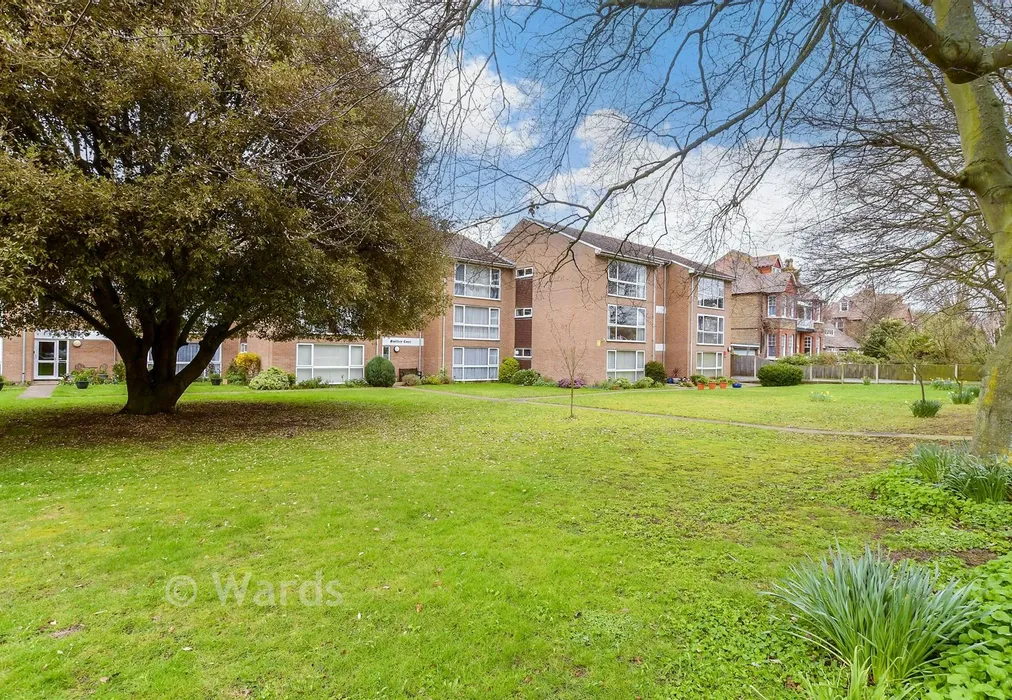 Communal Gardens - Alpha Road, Birchington, Kent - Wards of Kent