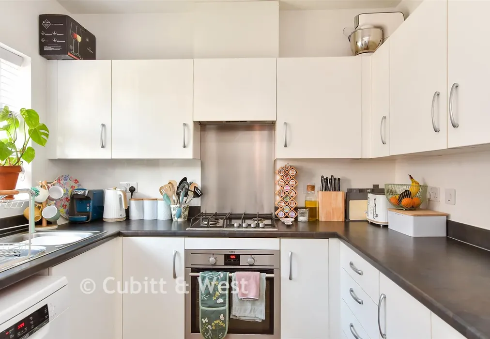 Kitchen - Navigation Drive, Yapton, Arundel, West Sussex - Wards of Kent