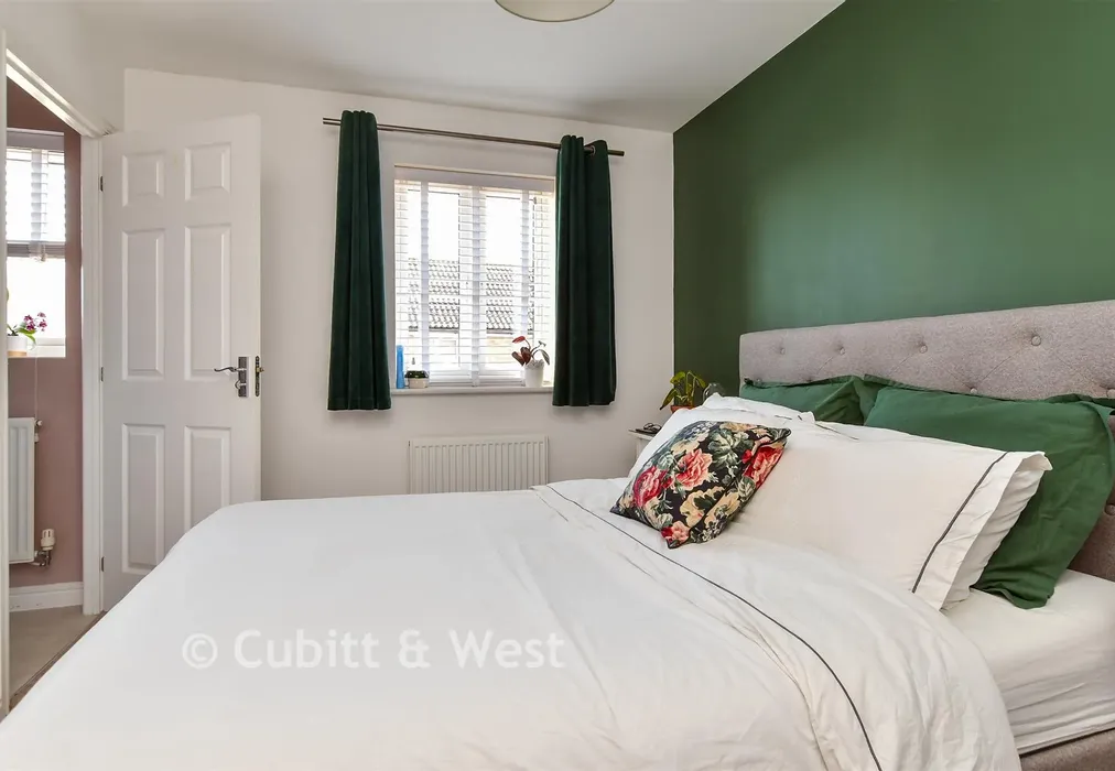 Bedroom 1 - Navigation Drive, Yapton, Arundel, West Sussex - Wards of Kent
