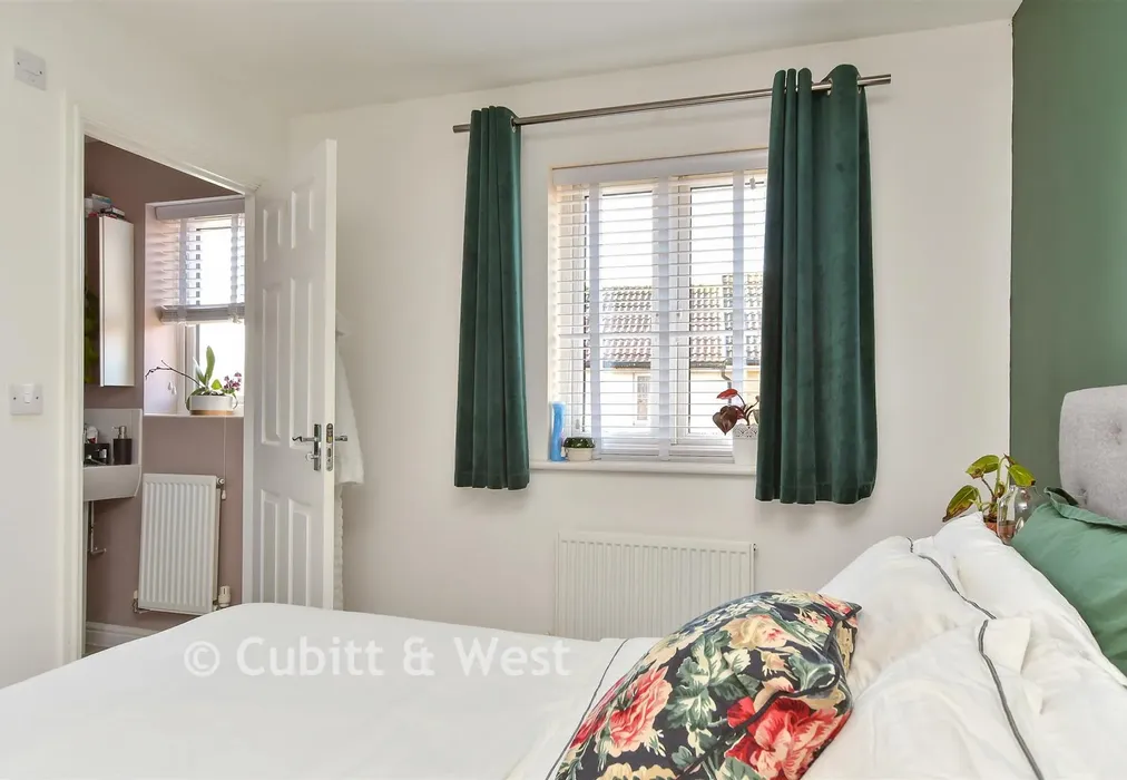 Bedroom 1 - Navigation Drive, Yapton, Arundel, West Sussex - Wards of Kent