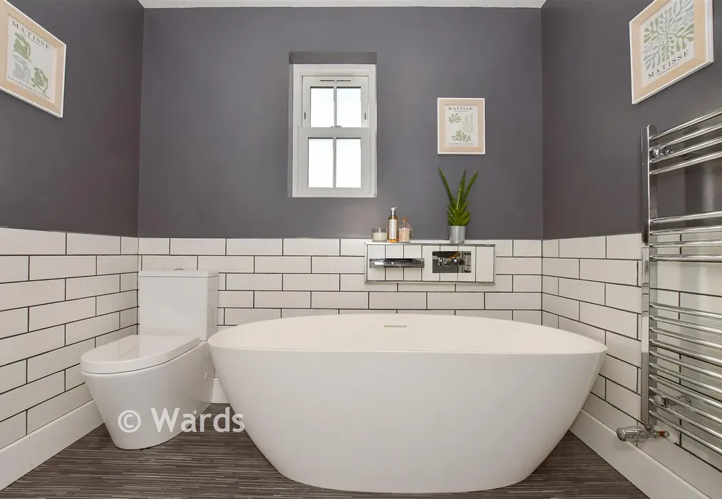 Bathroom - Deal Road, Sandwich, Kent - Wards of Kent