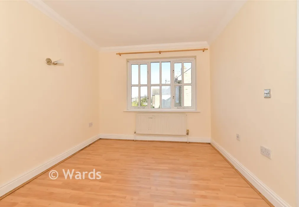 Bedroom 1 - Essex Street, Whitstable, Kent - Wards of Kent